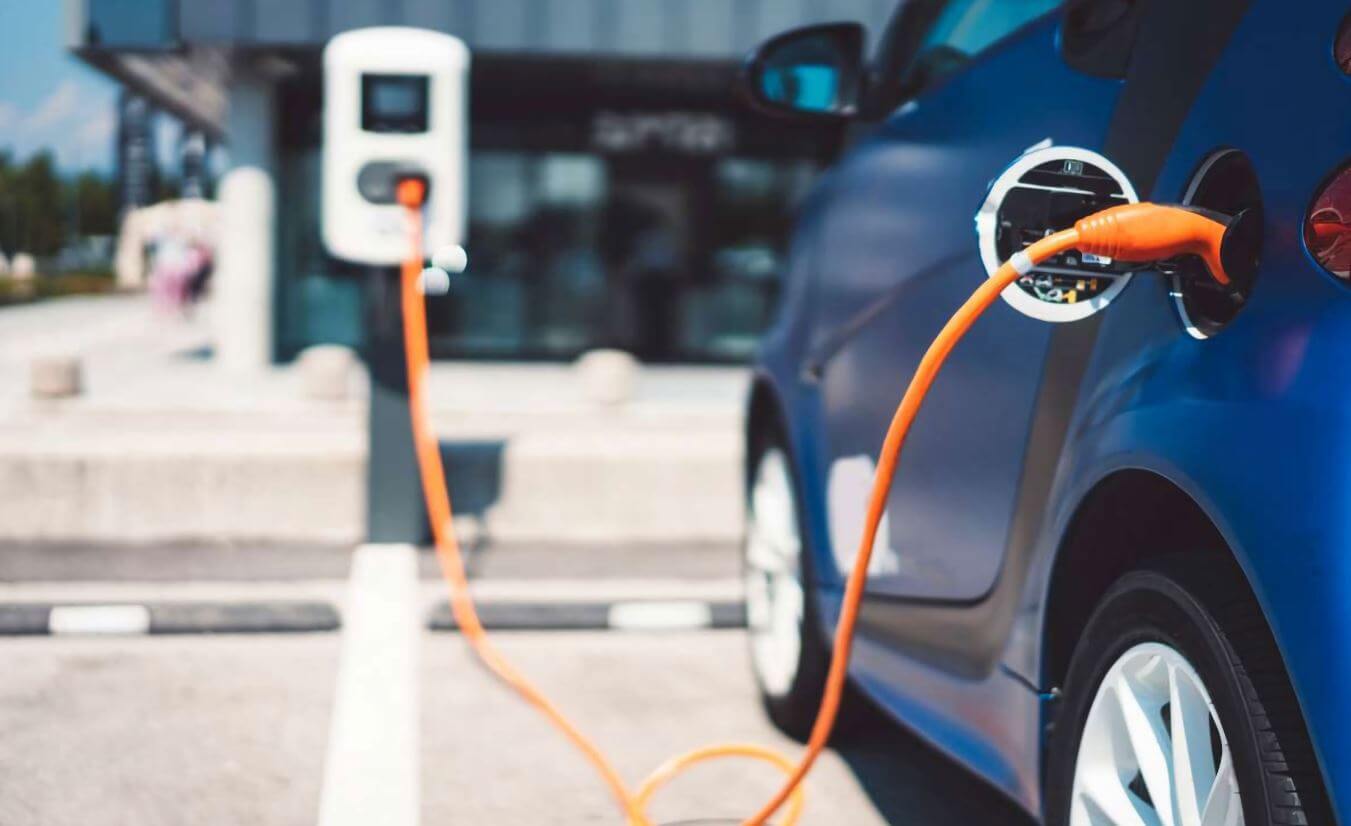 Soccorso Stradale per Auto Elettriche: Cosa fare in caso di guasti e inconvenienti