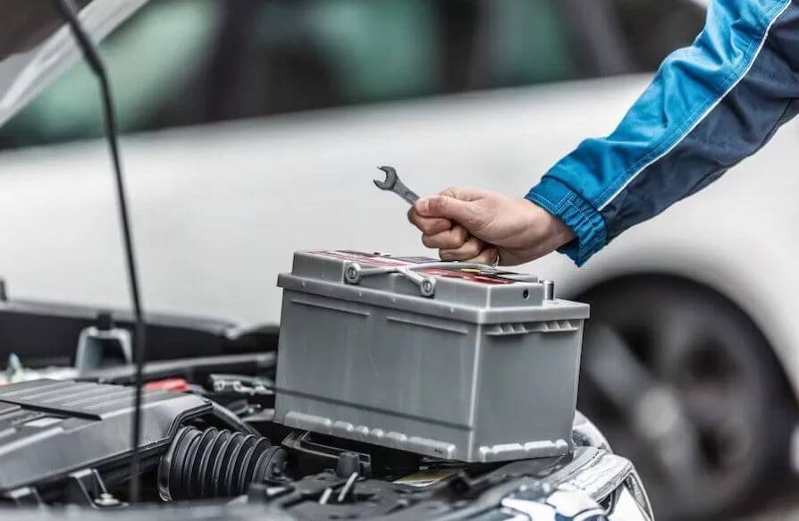 batteria auto scarica segnali