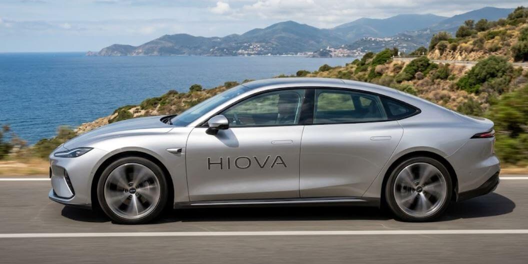 rumore metallico sotto l'auto